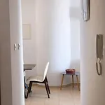 Seaview In - 2 Bdr - 2 Min Walk To شقة *