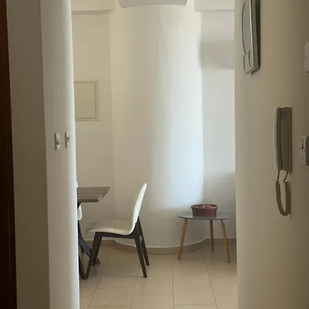 Beautiful Seaview - 3 Min Walk To * לרנקה