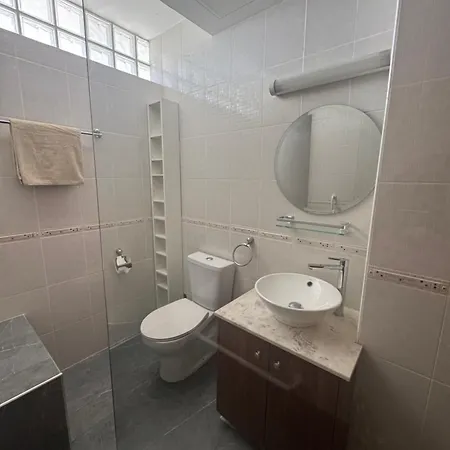 דירה Beautiful Seaview - 3 Min Walk To