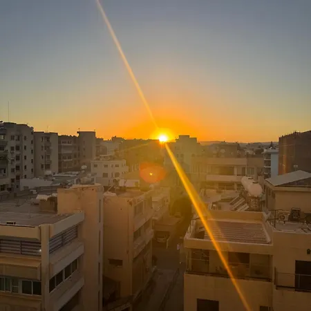 Beautiful Seaview - 3 Min Walk To דירה