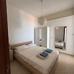 Beautiful Seaview - 3 Min Walk To Appartement Larnaca