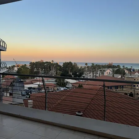 Beautiful Seaview - 3 Min Walk To 아파트 라르나카