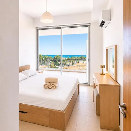 Relaxing Sea View & Sunrise From Your Bed, 2-Bdr Apt In Tallest Building In Larnaca - 3 Min Walk To Beach, By Blue Palm Living