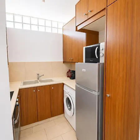 Seaview In - 2 Bdr - 2 Min Walk To 拉纳卡