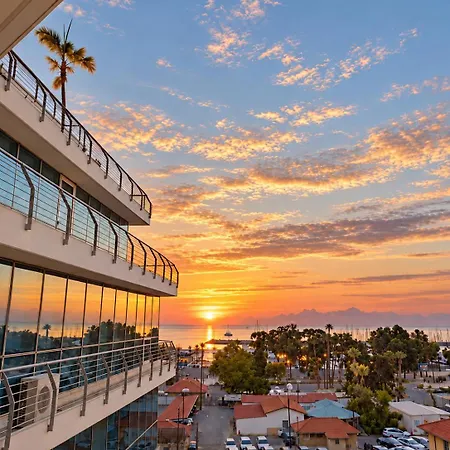 Relaxing Sea View & Sunrise From Your Bed, 2-bdr In Tallest Building In - 3 Min Walk To Beach, By Blue Palm Living Апартаменты *