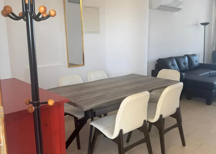 Beautiful Seaview - 3 Min Walk To Apartmán