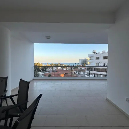 Beautiful Seaview - 3 Min Walk To Larnaca