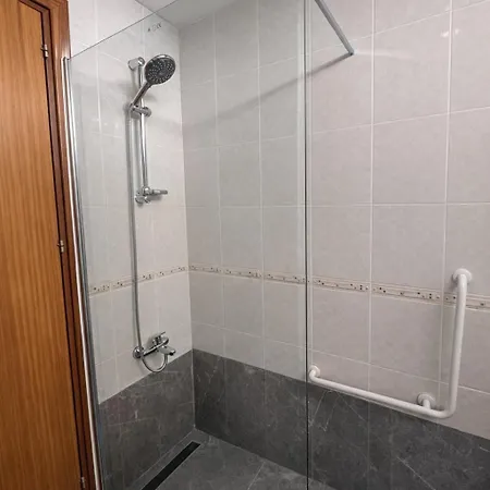 Appartamento Seaview In - 2 Bdr - 2 Min Walk To Larnaca